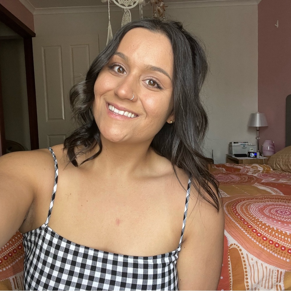 Meet your Posher, Cassandra